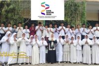 Siswa-siswi SMPN 3 Purwakarta mengikuti kegiatan peringatan Hari Santri 2025 dengan penuh semangat dan khidmat.