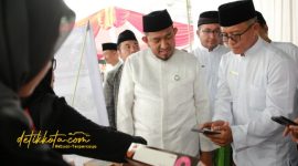 Bupati Sumenep Achmad Fauzi Wongsojudo membuka secara resmi Bazar UMKM dan Pasar Murah yang digelar BPRS Bhakti Sumekar di halaman kantor pusat bank tersebut, Rabu (22/10/2025).