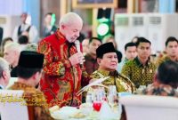Presiden Prabowo Subianto menjamu Presiden Brasil Luiz Inácio Lula da Silva dan Ibu Negara Rosangela Lula da Silva dalam santap malam kenegaraan di halaman Istana Kepresidenan Jakarta, Kamis (23/10/2025). Foto: BPMI Setpres/Laily Rachev
