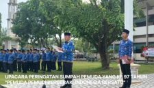 Wakil Bupati Bangkalan Moh. Fauzan Ja’far memimpin upacara peringatan Hari Sumpah Pemuda ke-97 di halaman Kantor Pemkab Bangkalan, Selasa (28/10/2025).