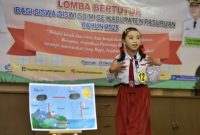 Peserta Lomba Bertutur tingkat SD tampil membawakan cerita rakyat dalam kegiatan yang digelar Dinas Perpustakaan dan Kearsipan Kabupaten Pasuruan.