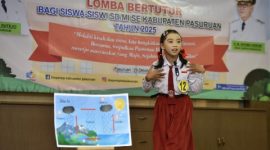 Peserta Lomba Bertutur tingkat SD tampil membawakan cerita rakyat dalam kegiatan yang digelar Dinas Perpustakaan dan Kearsipan Kabupaten Pasuruan.