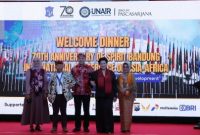 Wali Kota Surabaya Eri Cahyadi menerima delegasi dari 17 negara pada peringatan 70 Tahun Konferensi Asia-Afrika (KAA) di Balai Kota Surabaya, Kamis (30/10/2025) malam.