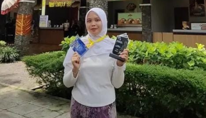 Ratu Aprilia, usai menerima penghargaan di ajang Excellent Student Completed Award (ESCA) 2025 di Balé Pare, Kota Baru Parahyangan, Bandung Barat.