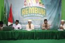 Wakil Ketua PCNU Sumenep KH Abdul Wasid bersama peserta Rembuk Nahdliyin di Aula PCNU Sumenep, Ahad (2/11/2025).