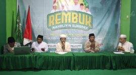 Wakil Ketua PCNU Sumenep KH Abdul Wasid bersama peserta Rembuk Nahdliyin di Aula PCNU Sumenep, Ahad (2/11/2025).