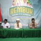 Wakil Ketua PCNU Sumenep KH Abdul Wasid bersama peserta Rembuk Nahdliyin di Aula PCNU Sumenep, Ahad (2/11/2025).