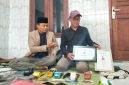 Kuasa hukum Bang Alief, Kamarullah, saat memberikan keterangan pers terkait dugaan pelanggaran prosedur dalam penanganan kasus dugaan korupsi Bank Jatim Cabang Sumenep.