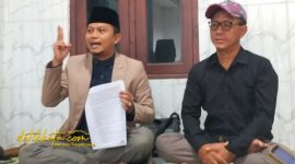 Kuasa hukum Bang Alief, Kamarullah, saat memberikan pernyataan terkait perkembangan kasus penyitaan dana oleh Polres Sumenep.