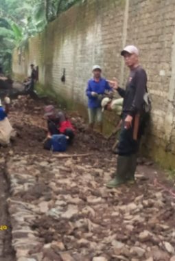 Poktan Bina Mandiri Subang Dukung Program Upland Nanas, Jalan Usaha Tani di Dusun Jalan Cagak Mulai Dibangun