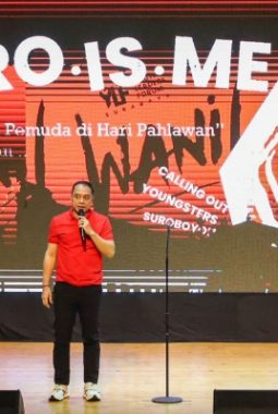 Wali Kota Eri Ajak Pemuda Surabaya Teladani Semangat Bung Karno dalam Refleksi Hari Pahlawan