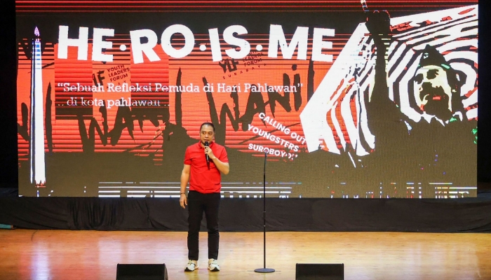 Wali Kota Surabaya Eri Cahyadi menghadiri acara refleksi Hari Pahlawan bertajuk HE.RO.IS.ME di Gedung Teater Balai Budaya Surabaya, Minggu (9/11/2025).
