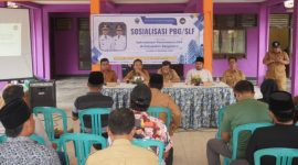 Kepala Dinas PRKP Bangkalan Moh. Hasan Faisol saat memberikan sosialisasi Persetujuan Bangunan Gedung (PBG) dan Sertifikat Laik Fungsi (SLF) di Kecamatan Klampis, Selasa (11/10/2025).