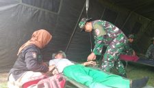 Personel Kodim 0724/Boyolali bersama instansi terkait melakukan simulasi penanganan bencana di Kecamatan Wonosegoro.