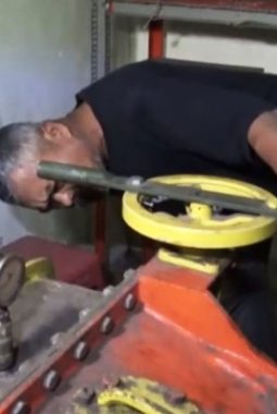 Sucipto, Perakit PLTMH yang Terangi Ratusan Rumah di Lereng Semeru