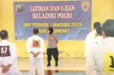 Personel Polres Sumenep mengikuti Ujian Beladiri Polri di Gedung KONI Desa Pabian, Kecamatan Kota Sumenep, sebagai syarat kenaikan pangkat periode 1 Januari 2025.