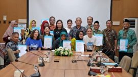 Penandatanganan MoU Plastic Clever School Program antara Pemkot Surabaya dan CommonSeas Inggris di Ruang Kartini, Dispendik Surabaya.