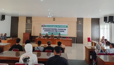 Danramil 17/Wonosegoro Kapten Inf Dwi Supriyanto saat menyampaikan sambutan dalam kegiatan Sosialisasi FKUB di Aula Kecamatan Wonosegoro, Boyolali.