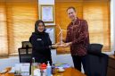 Bupati Banyuwangi bersama perwakilan perusahaan energi Jerman membahas rencana pembangunan PLTB.