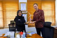 Bupati Banyuwangi bersama perwakilan perusahaan energi Jerman membahas rencana pembangunan PLTB.