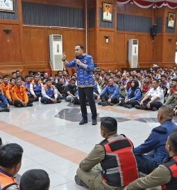 Pemkot Surabaya Bentuk Tim PRJ untuk Tertibkan 54 Ruas Jalan Protokol