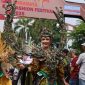Parade Surabaya Fashion Festival 2025 di Plaza Internatio.