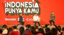 Wali Kota Surabaya Eri Cahyadi bersama Menteri Koperasi RI Ferry Juliantono saat menghadiri acara “Indonesia Punya Kamu” di Airlangga Convention Center, Kampus C Unair.