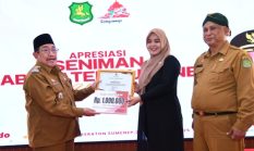 Pemerintah Kabupaten Sumenep Beri Penghargaan kepada Seniman Lokal pada Apresiasi Seniman 2025
