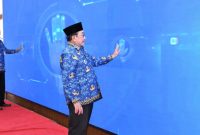 Wakil Bupati Sumenep KH. Imam Hasyim saat meluncurkan Aplikasi SIKERIS di Pendopo Agung Keraton, Kamis (27/11/2025).