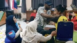 Pelaksanaan pelatihan fisioterapi bagi guru SLB dan orang tua ABK di Banyuwangi yang digelar Perkins International.