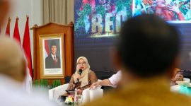 Bupati Banyuwangi Ipuk Fiestiandani saat memaparkan pengembangan Geopark Ijen dalam Indonesia’s Geopark Leader Forum di Kementerian Bappenas.