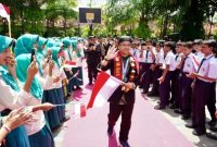 Reyno Felix Altair Hidayat, siswa MTsN 3 Banyuwangi, berhasil meraih Medali Perak pada ajang International Junior Science Olympiad (IJSO) 2025 yang digelar di Rusia.