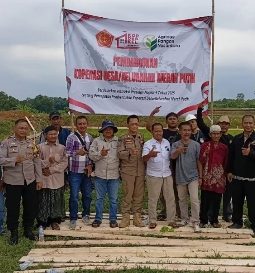 Peletakan Batu Pertama Gedung KDMP Sukamulya, Kades Amar Tegaskan Dukungan pada Program Prioritas Presiden
