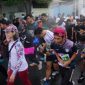 Sekitar 1.000 peserta dari berbagai kalangan usia mengikuti kegiatan lari yang dikemas unik dengan penggunaan water gun.