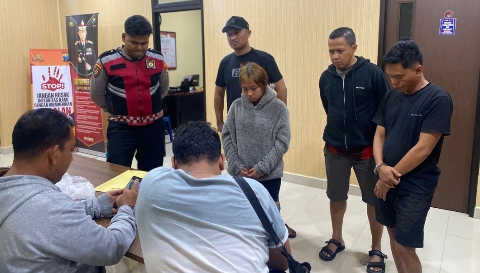 Dua warga yang diamankan Personel Sat Samapta Polres Sumenep.