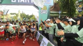 Bupati Probolinggo dr. Mohammad Haris bersama Forkopimda saat melepas peserta Kraksaan Aspirasi Run 2025.