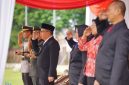 Upacara peringatan Hari Anti Korupsi Sedunia 2025 berlangsung di Stadion Bayuangga Kota Probolinggo, Selasa (9/12), dipimpin Kajari Kota Probolinggo Lilik Setiyawan.
