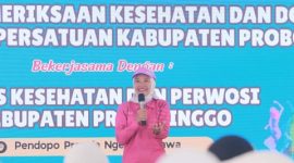 Ketua DWP Kabupaten Probolinggo Hj. Rita Erik Ugas Irwanto bersama anggota mengikuti rangkaian peringatan HUT ke-26 DWP.