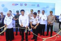 Wakil Gubernur Jawa Timur Emil Elestianto Dardak meresmikan layanan kapal cepat Trans Laut di Pelabuhan Probolinggo Mayangan.