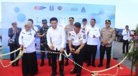 Wakil Gubernur Jawa Timur Emil Elestianto Dardak meresmikan layanan kapal cepat Trans Laut di Pelabuhan Probolinggo Mayangan.