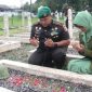 Dandim 0827/Sumenep Letkol Arm Bendi Wibisono memimpin ziarah di TMP Jokotole Sumenep.