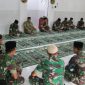 Dandim 0827/Sumenep Letkol Arm Bendi Wibisono bersama jajaran mengikuti doa bersama peringatan Hari Juang TNI AD ke-80 di Mushola Darussalam, Makodim Sumenep, Jumat (12/12/2025).