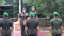 Dandim 0827/Sumenep Letkol Arm Bendi Wibisono, SE, M.Han memimpin upacara peringatan Hari Juang TNI AD ke-80 Tahun 2025 di Lapangan Upacara Makodim 0827/Sumenep, Senin (15/12/2025).