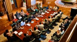 Presiden RI Prabowo Subianto memimpin pertemuan bersama sejumlah Menteri Kabinet Merah Putih di kediaman pribadinya di Hambalang, Bogor, Minggu (14/12/2025).