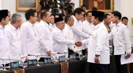 Presiden Prabowo Subianto memimpin Sidang Kabinet Paripurna di Istana Negara, Jakarta, Senin (15/12/2025), dengan agenda laporan penanganan dampak banjir pada sektor pendidikan.