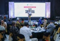 Wali Kota Surabaya Eri Cahyadi menghadiri acara “Surabaya Charity Night for Sumatera” di Graha Sawunggaling, Surabaya, Senin (15/12/2025) malam.