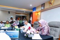 Menteri Perhubungan Dudy Purwagandhi memimpin rapat koordinasi kesiapan angkutan Natal dan Tahun Baru 2025/2026 di Pelabuhan ASDP Ketapang, Banyuwangi.