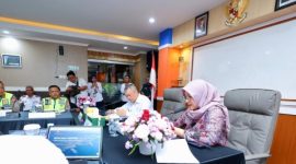 Menteri Perhubungan Dudy Purwagandhi memimpin rapat koordinasi kesiapan angkutan Natal dan Tahun Baru 2025/2026 di Pelabuhan ASDP Ketapang, Banyuwangi.