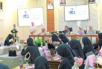 Beauty Class “Self Care Make-up Routine” yang digelar Srikandi IKA PMII Sumenep di Aula Kantor Bappeda, Sabtu (21/12/2025), dengan materi edukasi perawatan kulit dan make-up dari Fety Make-up.