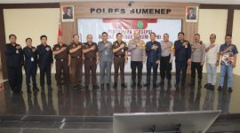 Kapolres Sumenep AKBP Rivanda, S.I.K. bersama unsur Criminal Justice System mengikuti kegiatan persamaan persepsi KUHP dan KUHAP di Aula Sanika Satyawada Polres Sumenep, Selasa (23/12/2025).